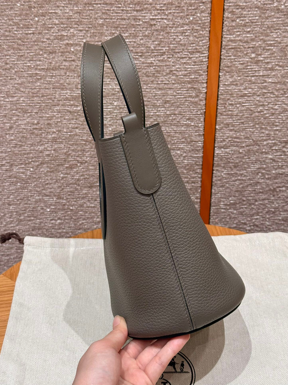 Hermes In The Loop 18 cm