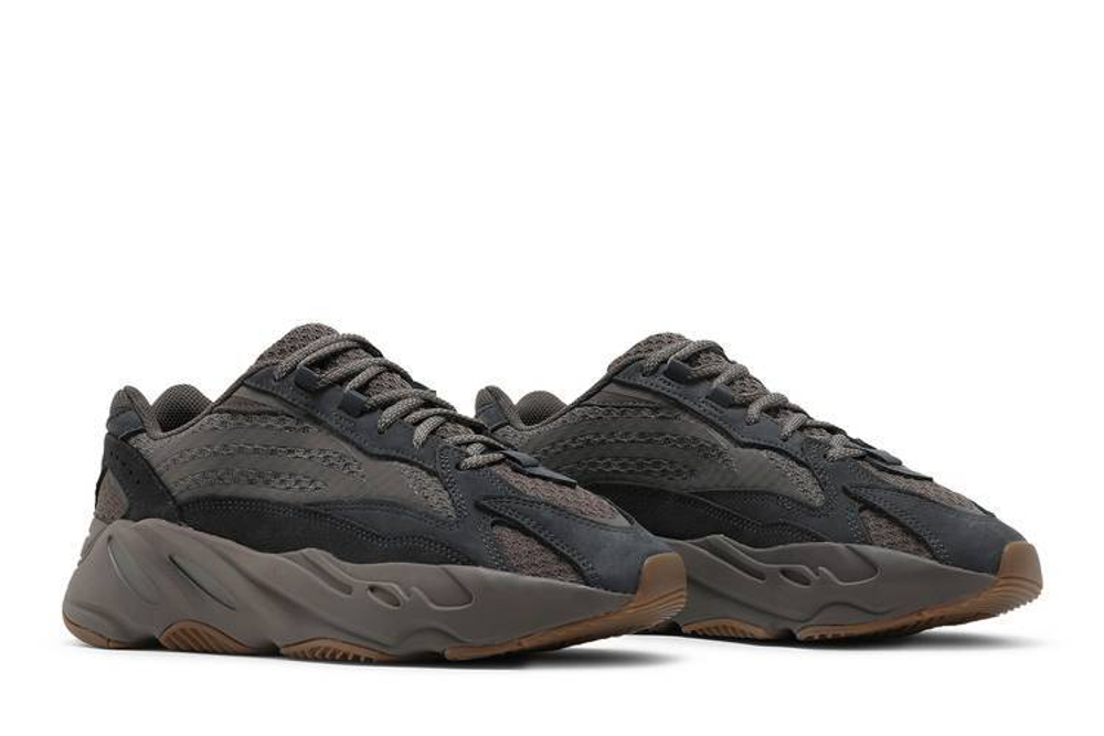 Yeezy 700 mauve v2 online