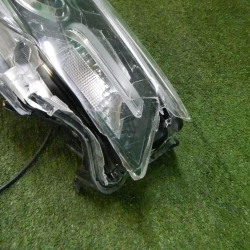 Битая Фара правая Subaru Outback 5 (2017-2021) LED