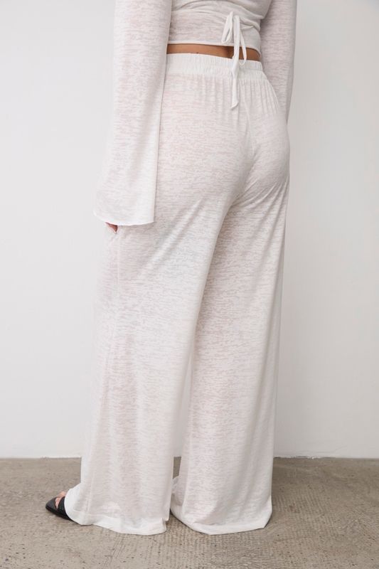 Костюм из тонкого трикотажа, молочный