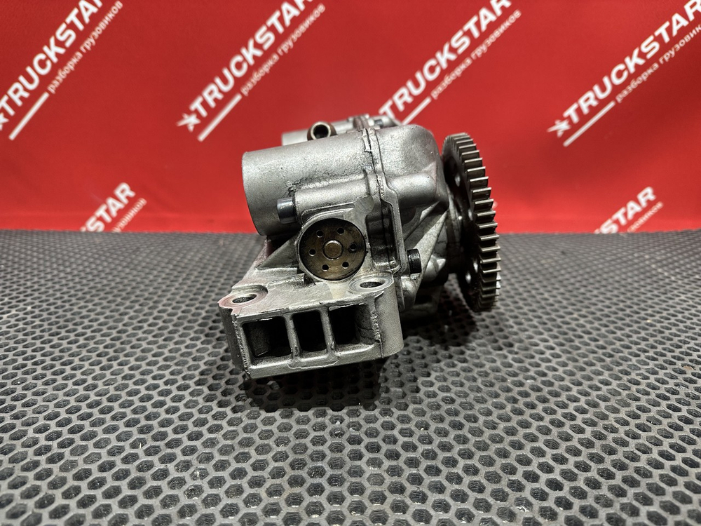 Насос масляный