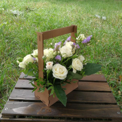 Ящик с цветами "Светлые чувства"