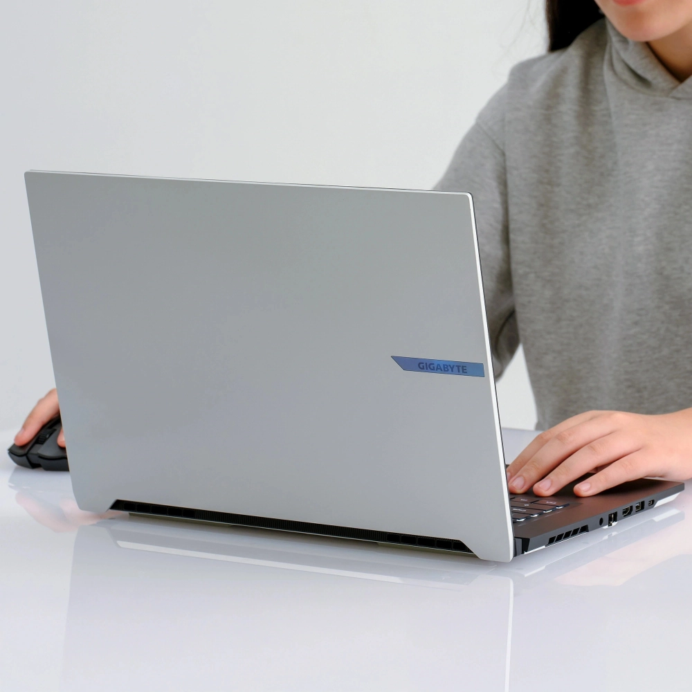 Ноутбук Gigabyte Aero X16 1VH Ryzen AI 7 350 16Gb SSD1Tb RTX5060 8Gb 16" IPS QHD+ без ОС grey (1VH93KZC94AD)