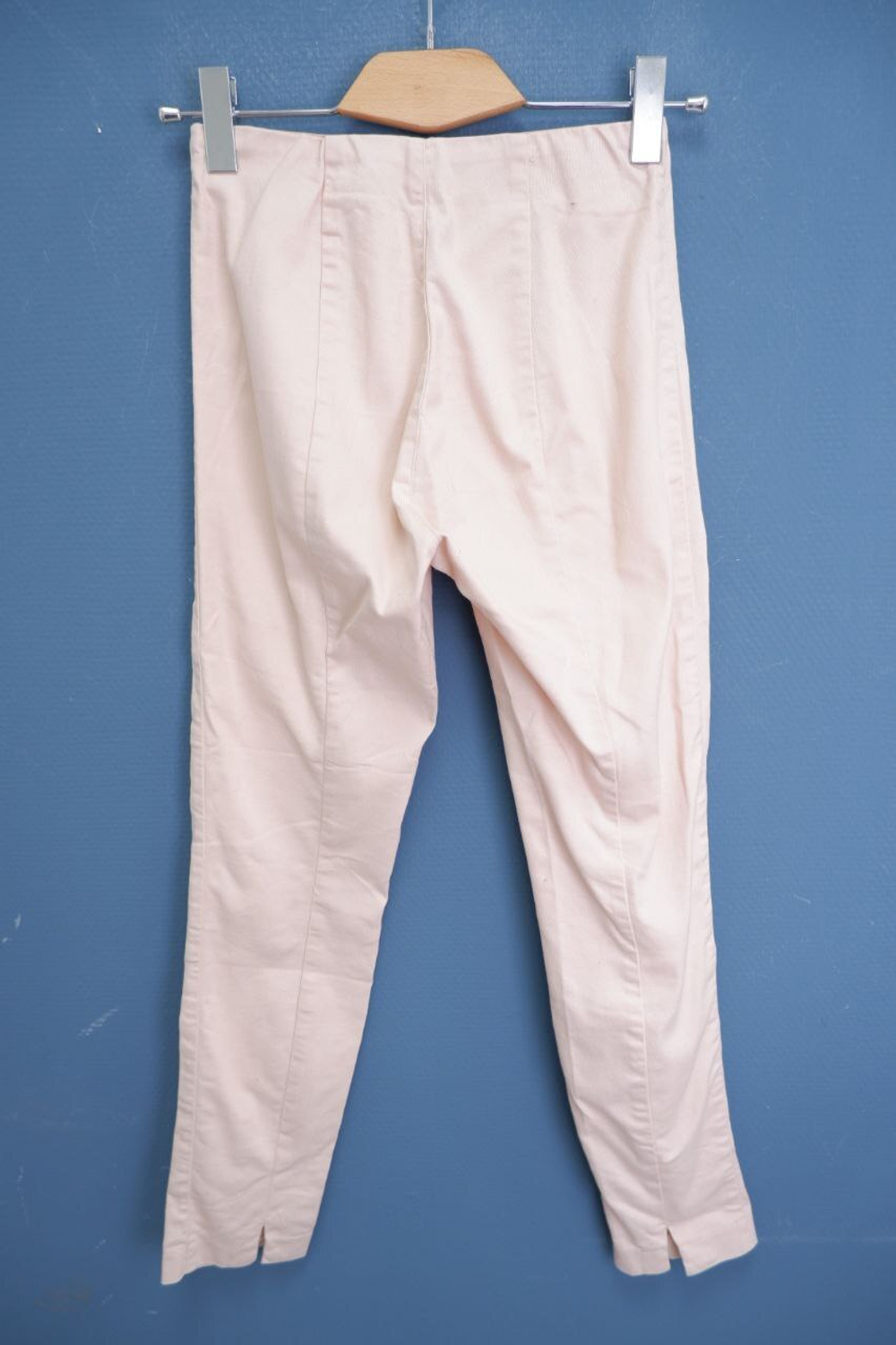 Джинсы H&M нежного оттенка 42 размер