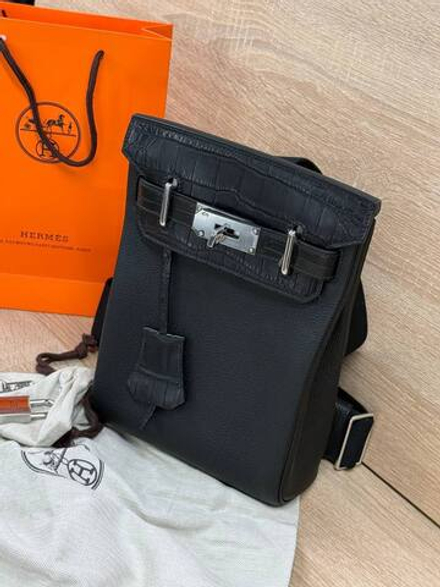 Сумка-мессенджер из кожи крокодила Hermes
