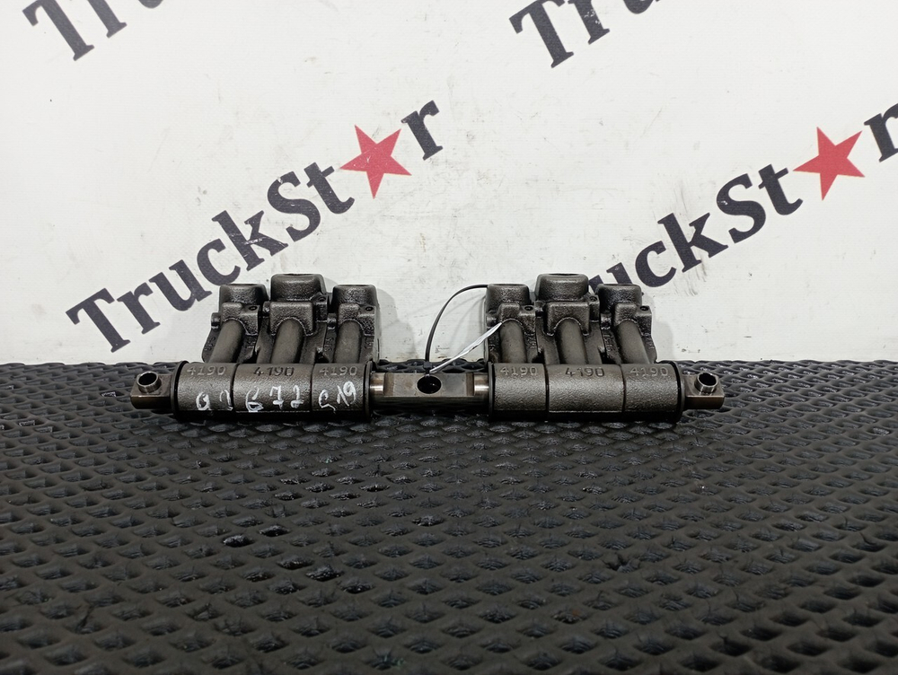 Вал рокеров в сборе 2017г