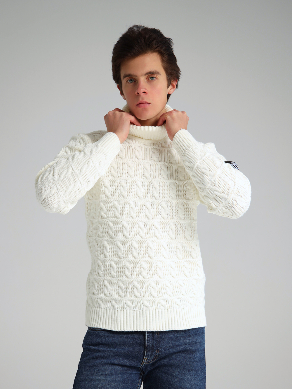 Свитер с патчем Город Горький белый