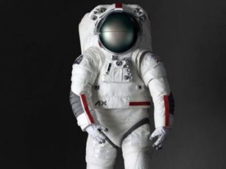 NASA и Prada разработали скафандр для будущих космических полётов