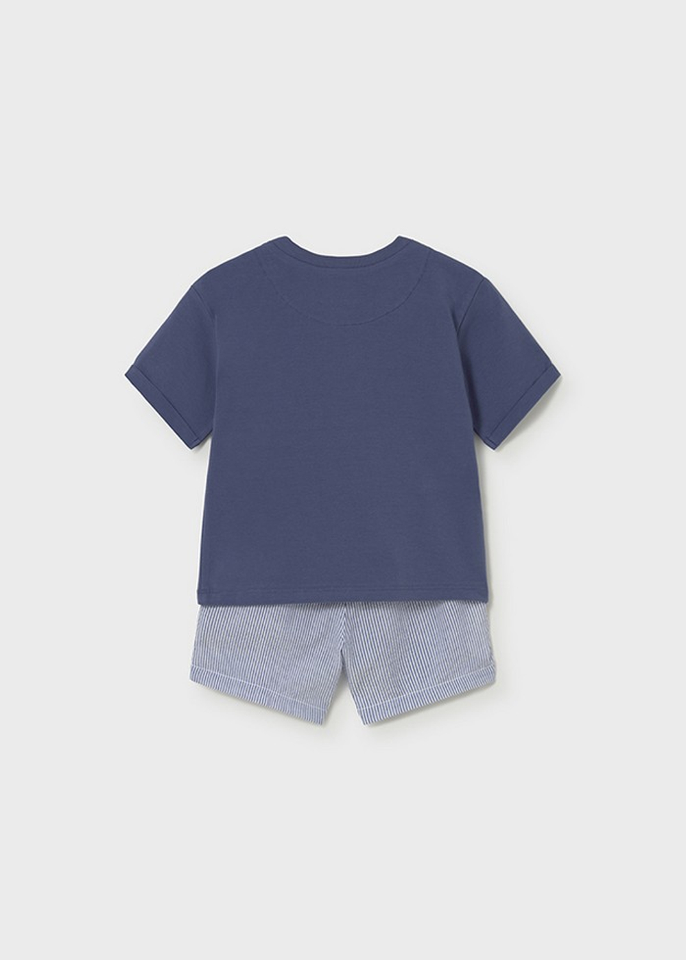 футболка с шортами