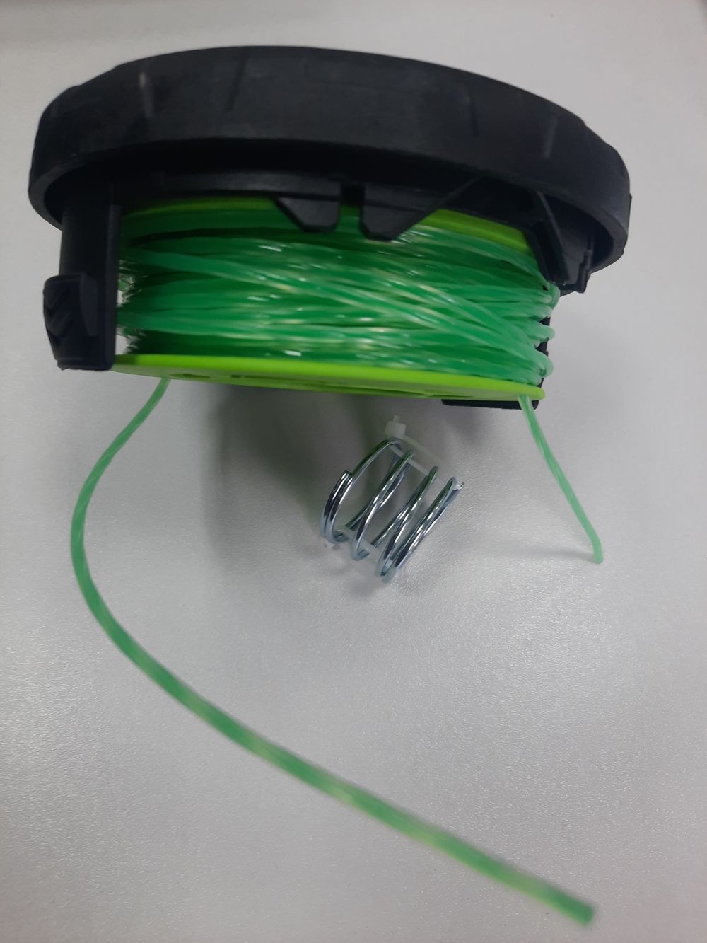 Катушка триммерная c леской, крышкой и пружиной для триммеров Greenworks 82V, (2949807)
