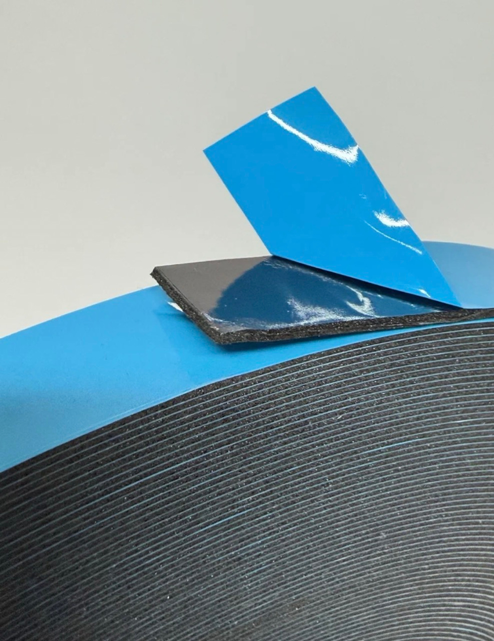 Клейкая лента двусторонняя, скотч, длина 50 метров, ширина 19 мм (1 шт. / рулон)