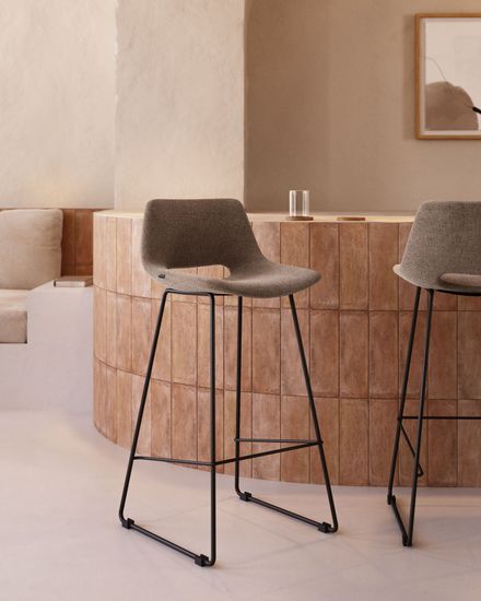 Zahara Барный стул коричневый с черными стальными ножками 76 см Испания