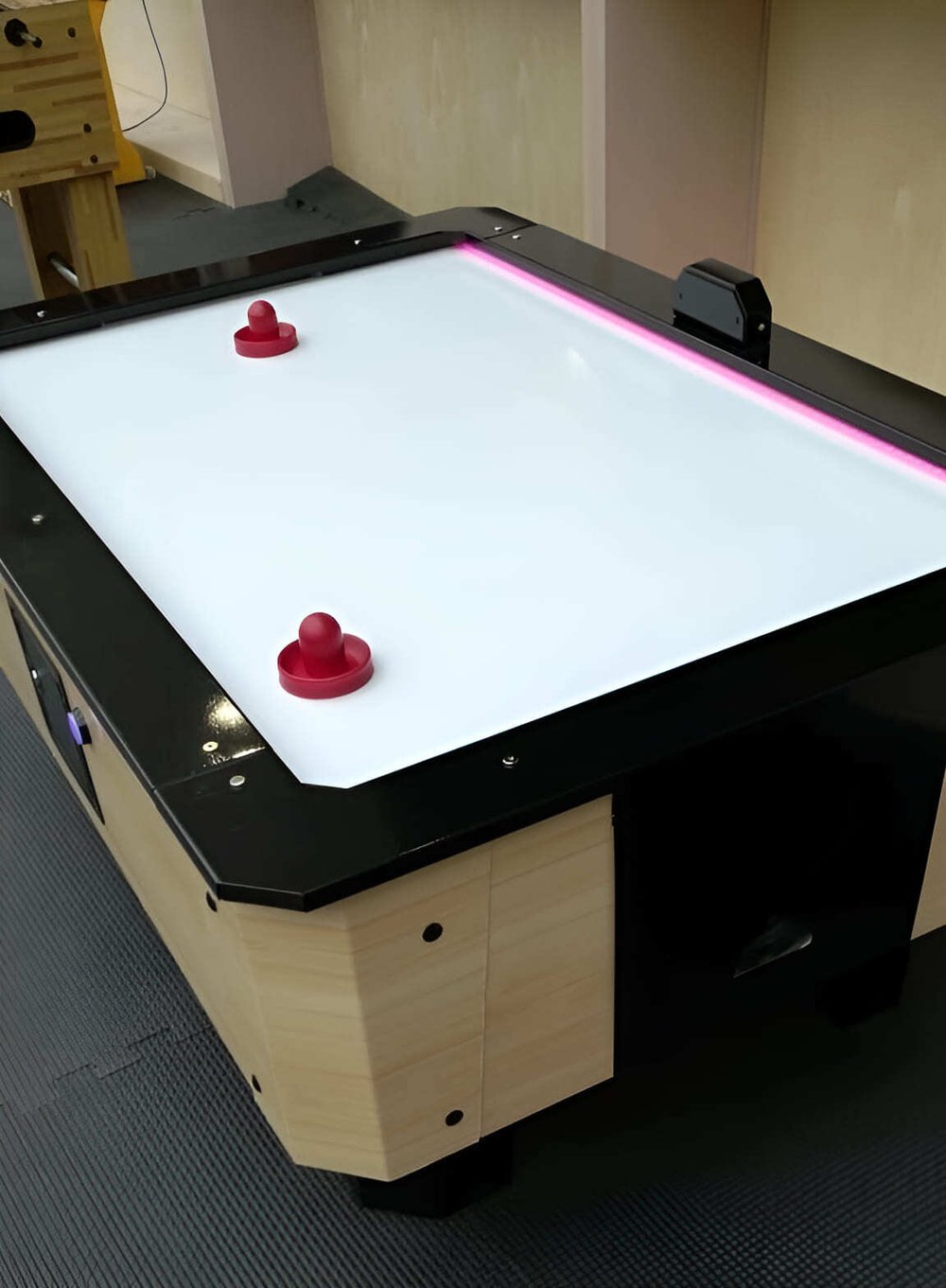 Детский аэрохоккей (180х110х75 см) с лампой над полем