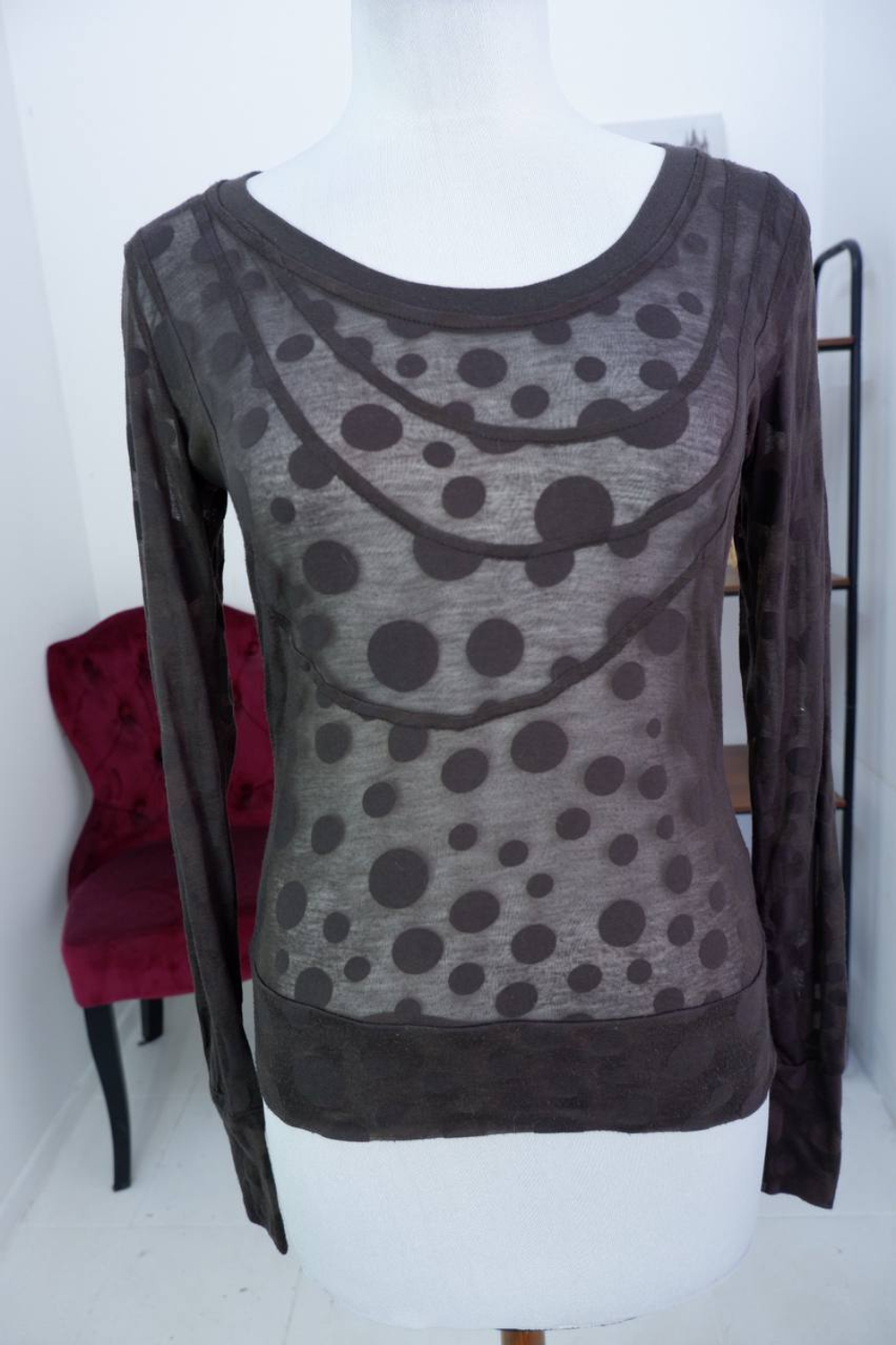 Лонг полупрозрачный, с интересными кружками на ткани 44-46 размер