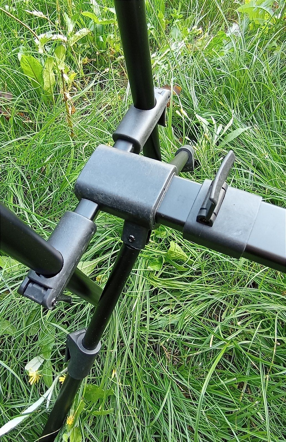 Под для рыбалки ,род-под для удилищ, держатель для удочек, подставка для 4 удилищ. Место под "Ушки" на резьбе