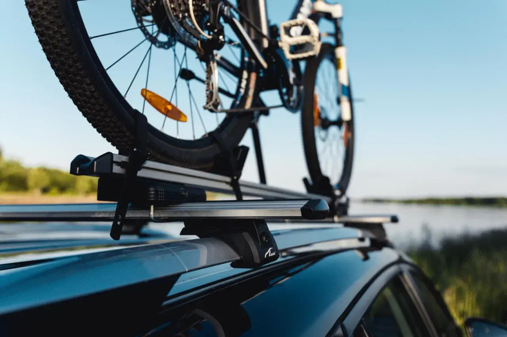 Велокрепления на крышу автомобиля  LUX PROFI 