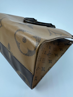 Сумка Louis Vuitton OnTheGo