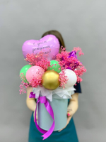 Коробка с шарами и гипсофилой