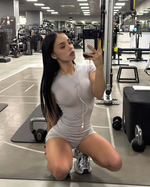grey tee