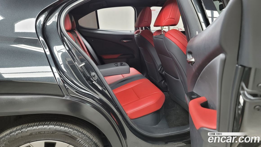 Lexus UX250h 2.0 F-Sport 2WD (04.2021)