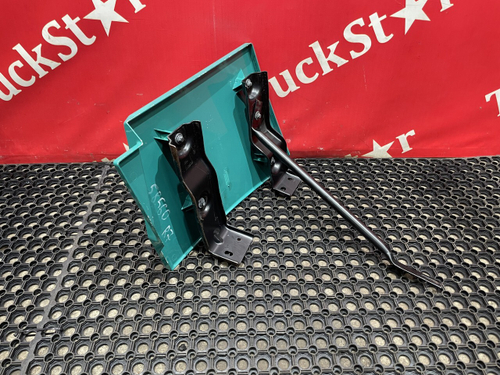 Спойлер кабины верхний левый 2018г.