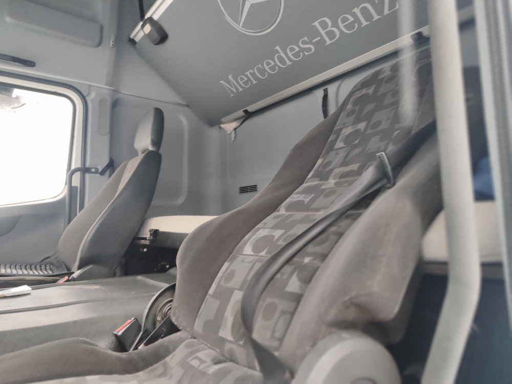 Mercedes-Benz ATEGO 4x2 Промтоварный с гидробортом 1224 (Дизельный, 7,7 л, 238 л.с., АТ)