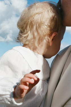 ZARA БЛУЗА С ЦВЕТОЧНОЙ ВЫШИВКОЙ, ЭКРЮ