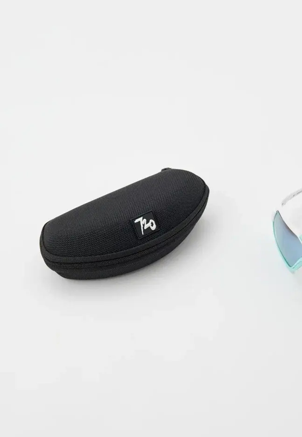 Спортивные очки 720armour V / Pale Aqua / Glossy White Temple / HC Brown Lake Blue Lens