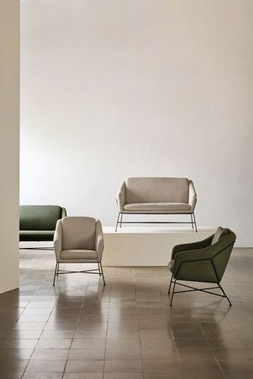 Brida Кресло бежевое на черных стальных ножках Испания Lа Forma