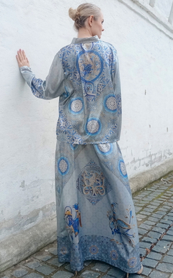 Костюм "Гжель" (блуза и юбка), коллекция "Сны белого камня", по мотивам белокаменной резьбы домонгольских соборов Владимирской земли