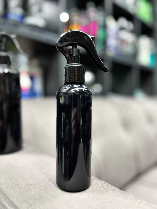 Бутылка черная с триггером 0,2л