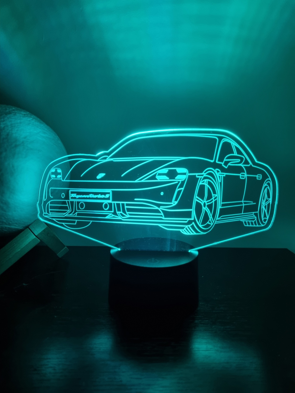 Светильник "Автомобиль Porsche Taycan Turbo S"