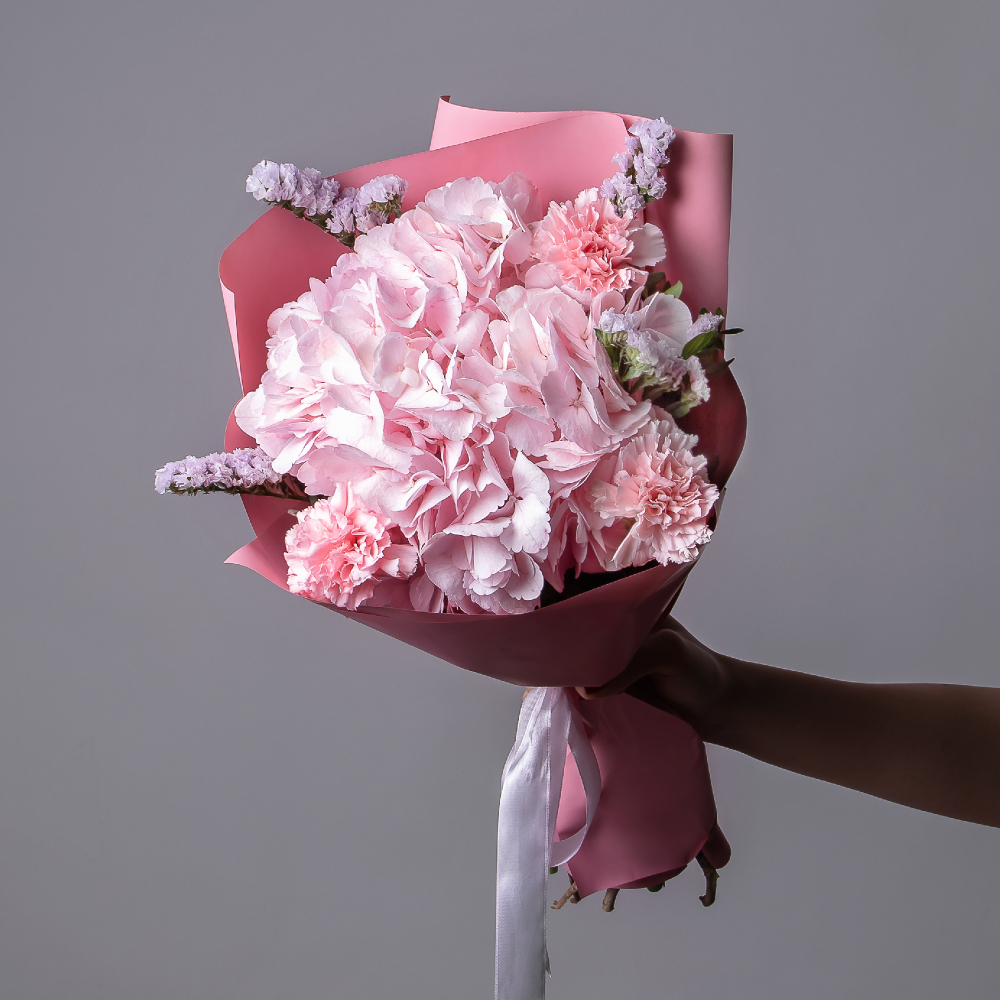 Букет(гортензия нежно розовая,гвоздика розовая,статица нежно сиреневая)