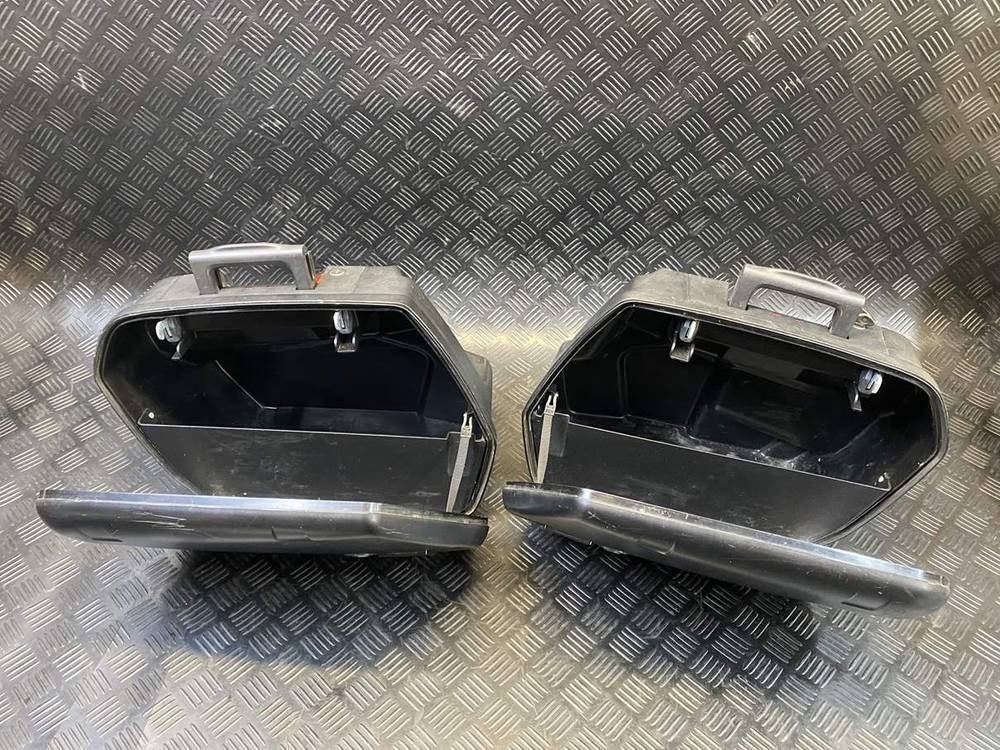 Кофры боковые BMW (с ключем) 053439