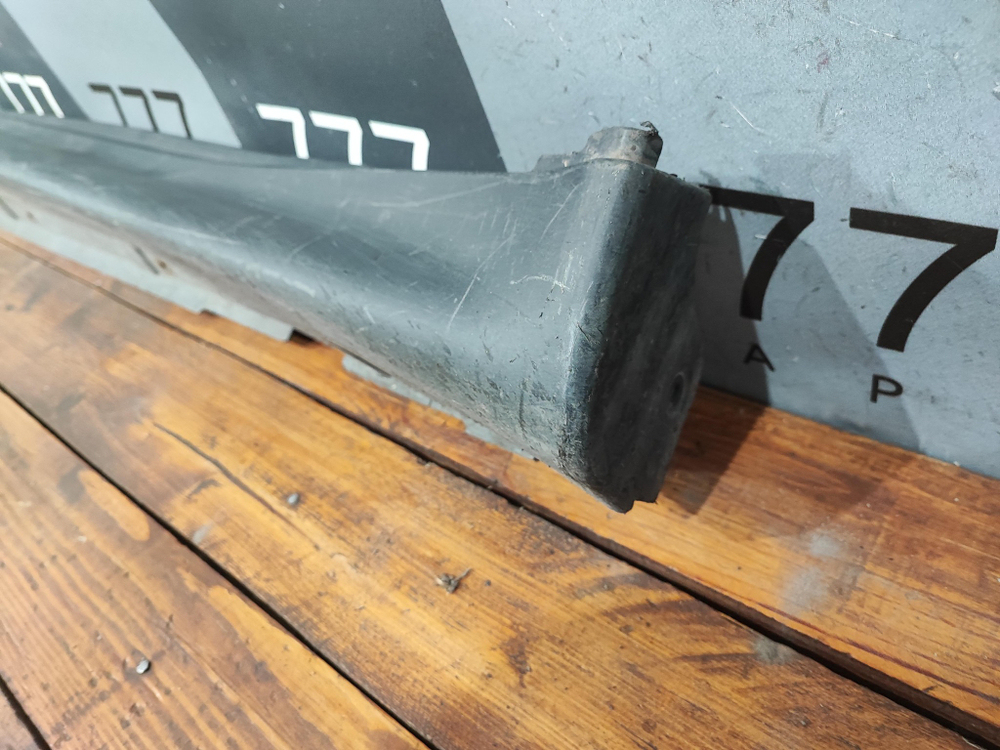 Накладка порога правого Nissan Juke (YF15) 10-19 Б/У Оригинал 768501KA6A