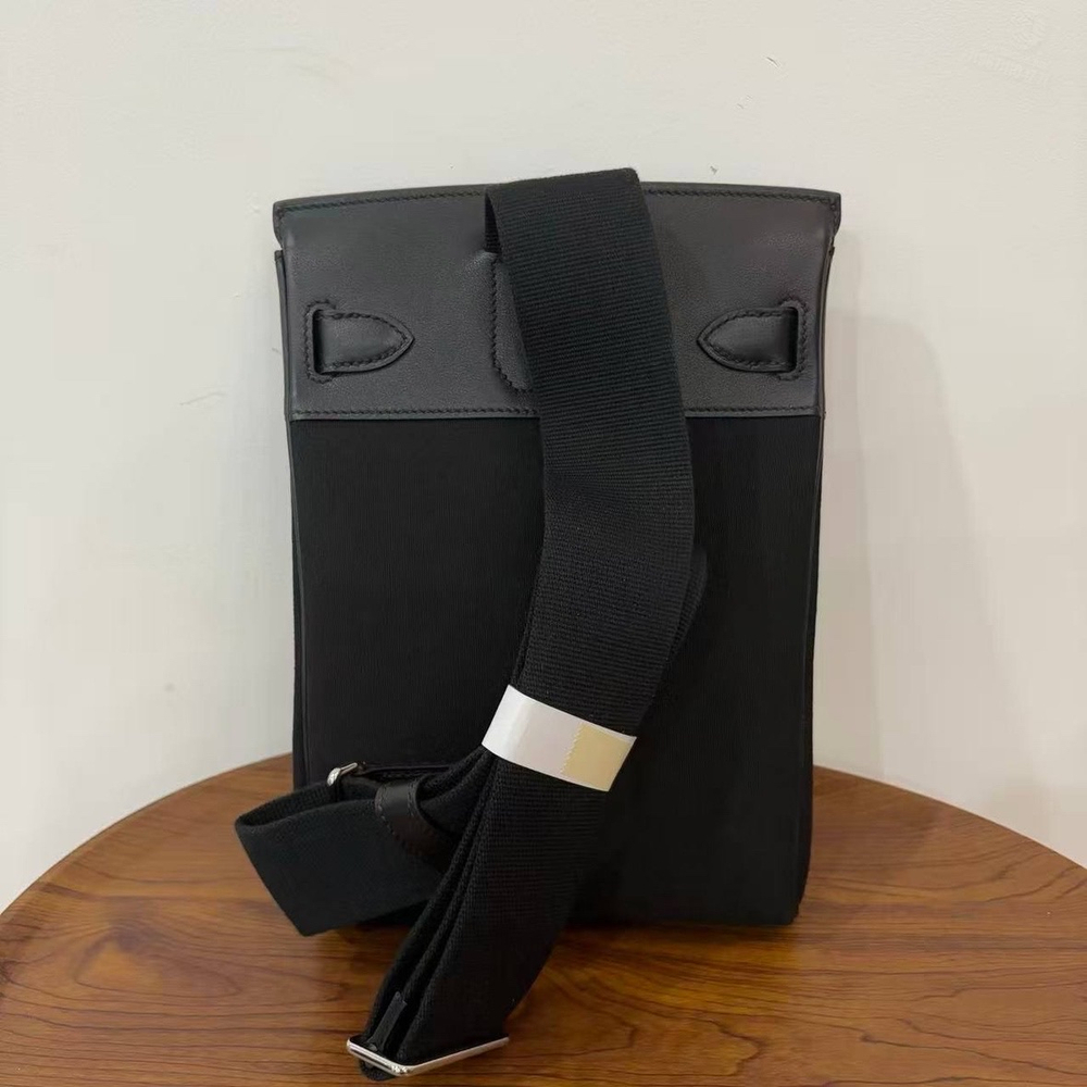 Нагрудная сумка-слинг Hermes