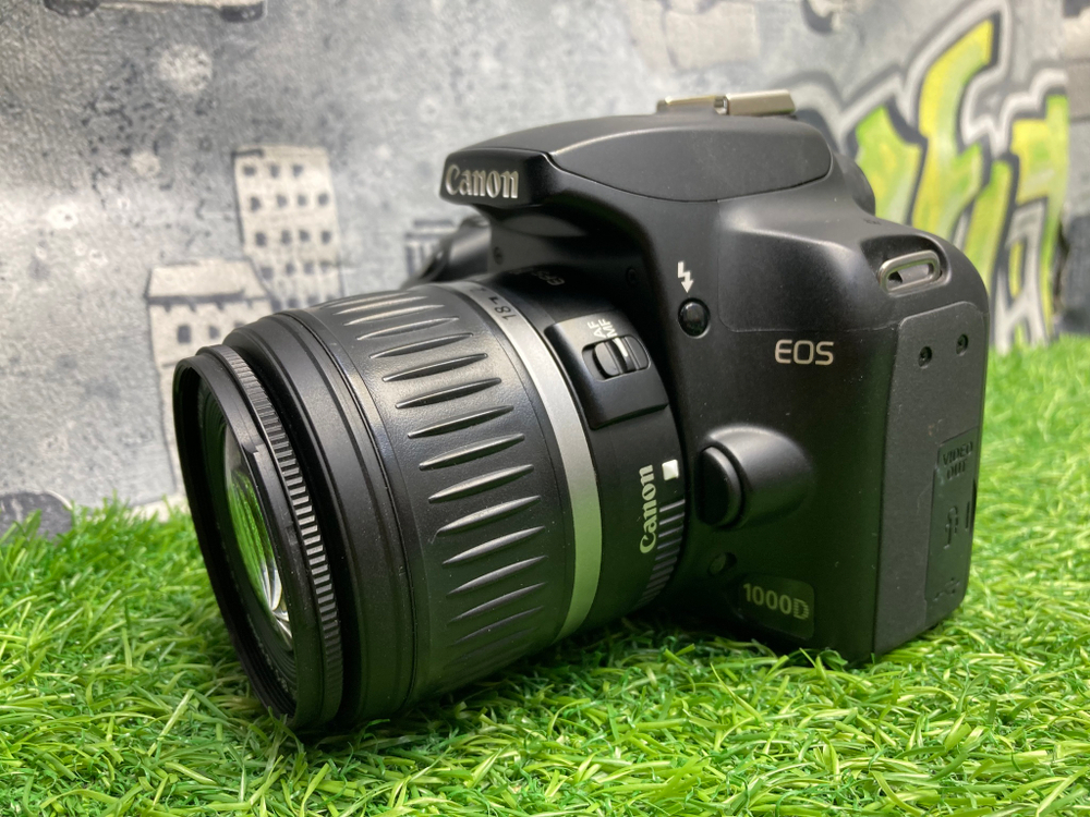 Canon 1000D kit 18-55 mm 3.5-5.6 II 4.900 кадров