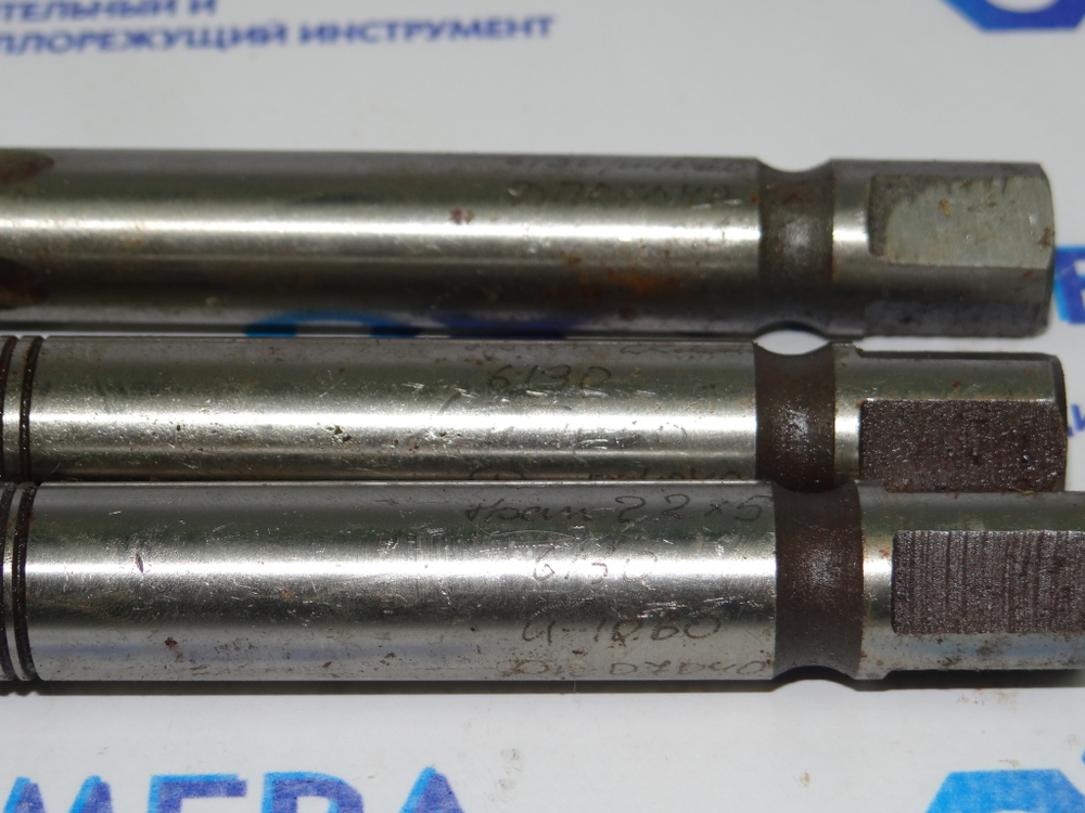 Метчик трапецеидальный Tr22х5 машинно-ручной Р18 L=235мм к-т из 3 штук