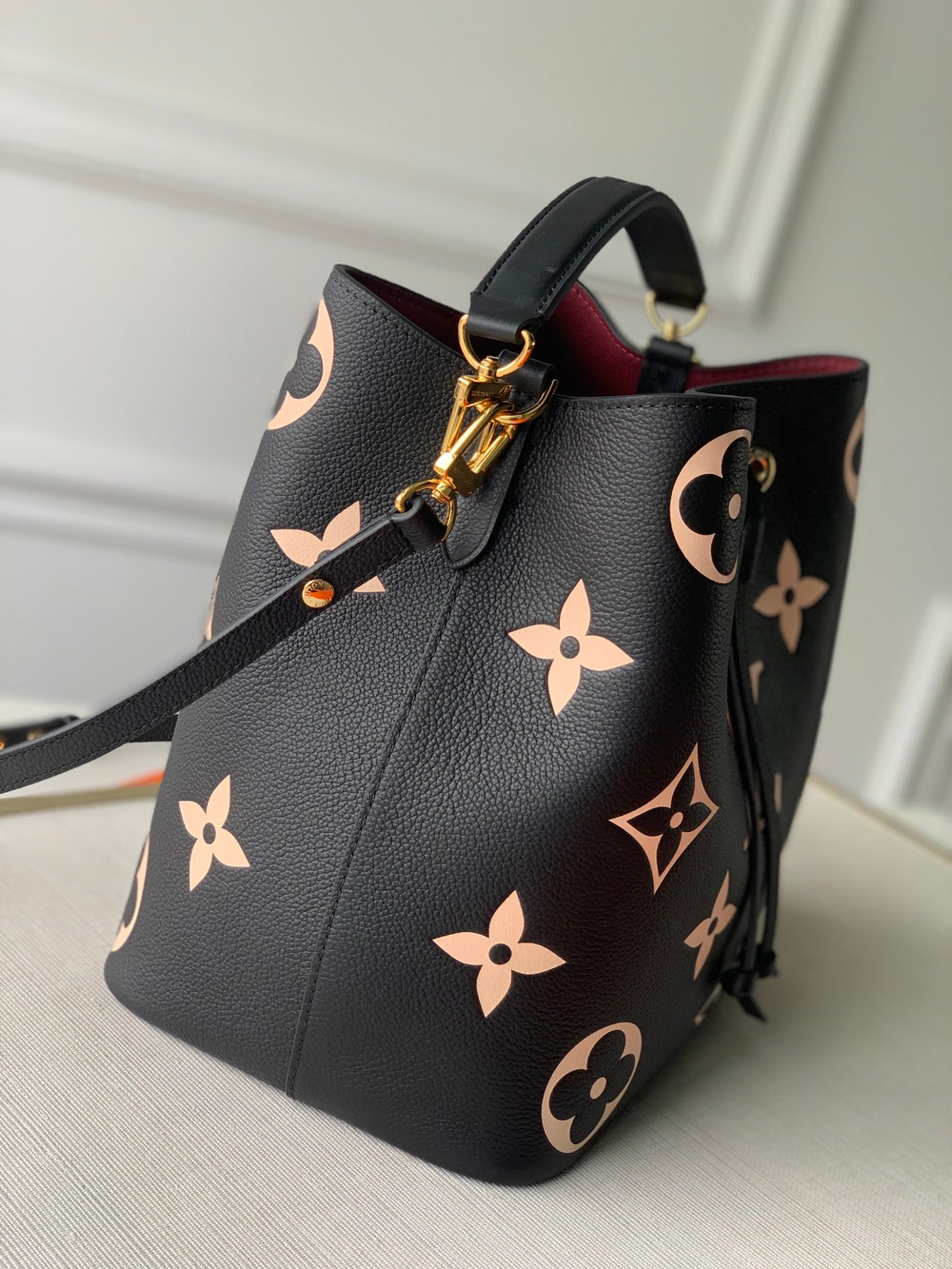 Louis Vuitton NeoNoe MM