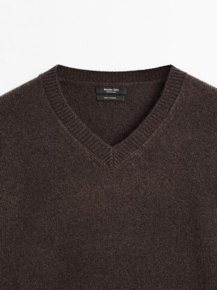 Massimo Dutti Кашемировый свитер оверсайз с V-образным вырезом, шоколадный