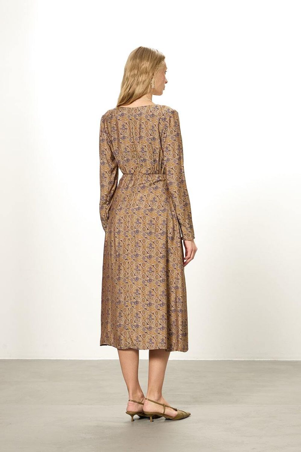 Платье Верона бежевая вискоза