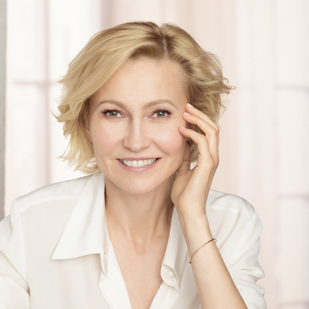 L’Oreal Paris Age Specialist 45+ - легкий защитный крем для лица /   50  ml  / GTIN 3600524012571