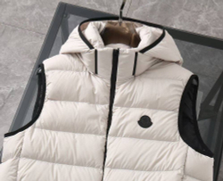 Безрукавка Moncler