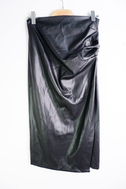 Юбка кожаная, визуально на 46 размер