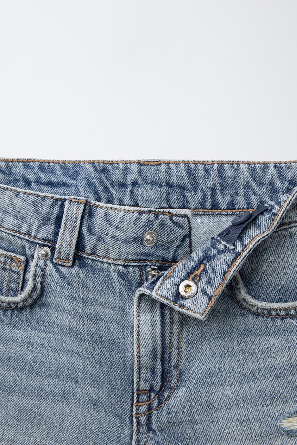 ZARA ДЖИНСОВЫЕ ШОРТЫ С РАЗРЕЗАМИ, ГОЛУБОЙ