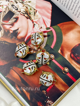 Пуговицы Гучч. тигр с белой эмалью в золотистом обрамлении