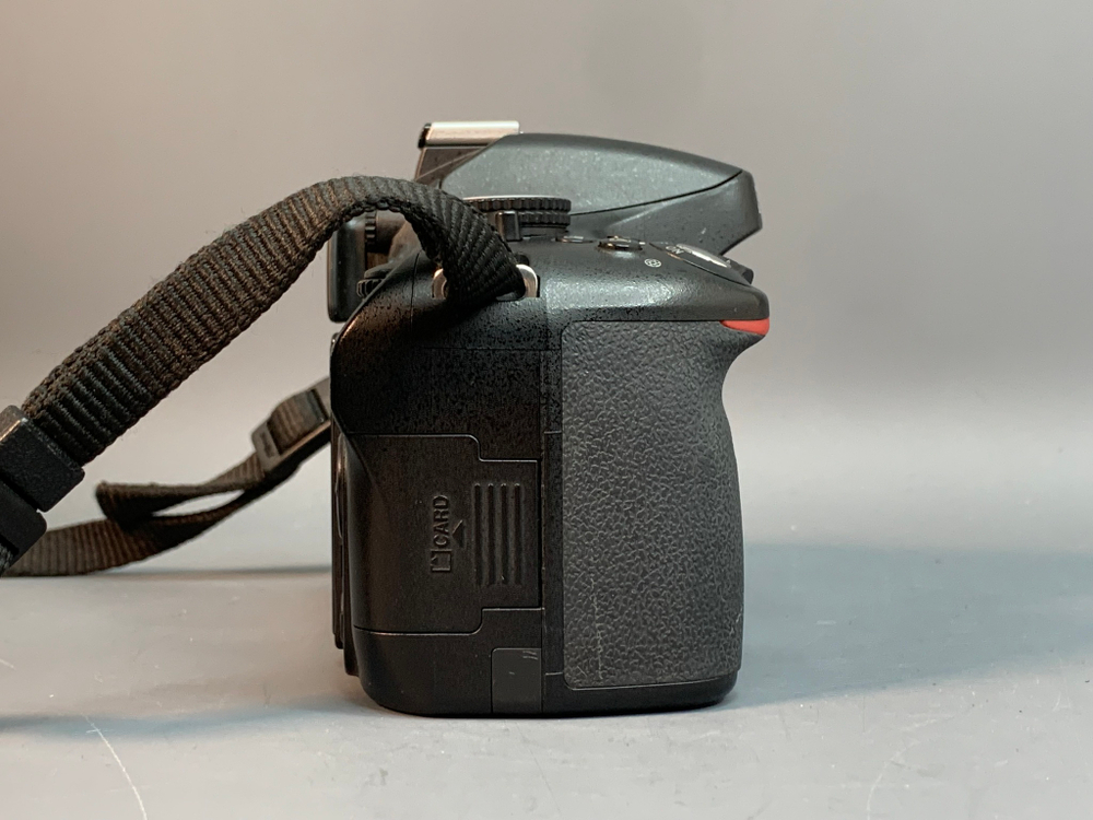 Nikon D5100 Body 38.492 кадров