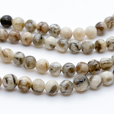 Пегматит бусины, диаметр 6-6,5 мм, цена за 28-29 шт (1/2 нити)