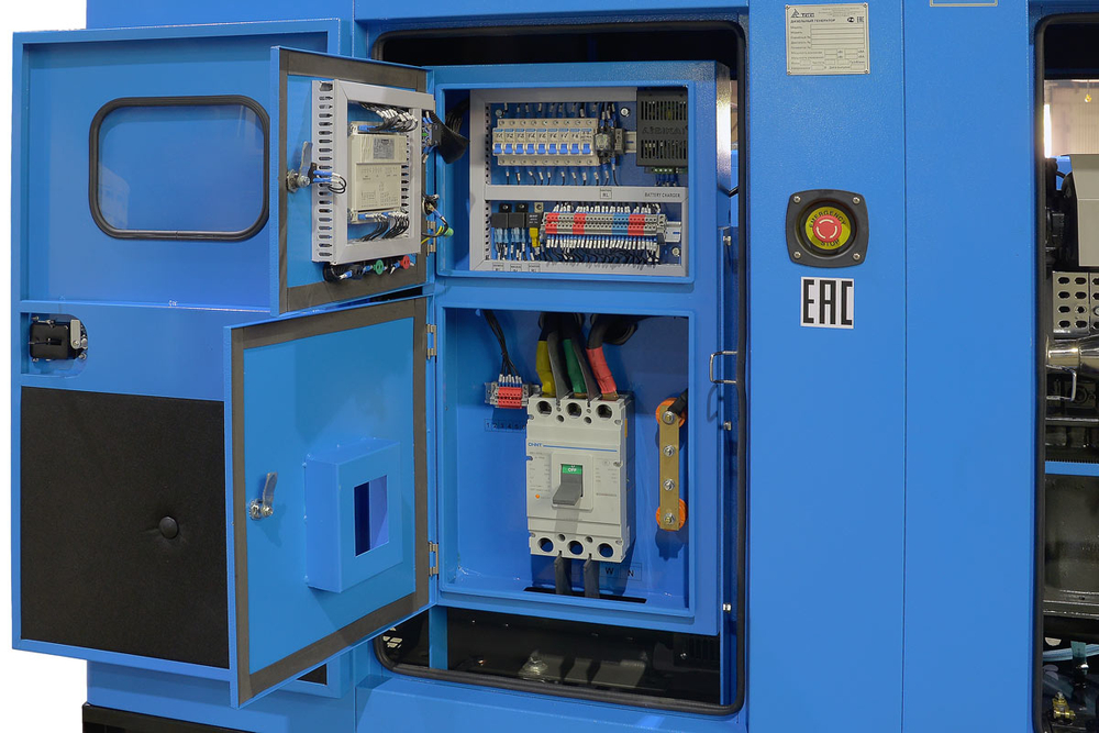 Дизельный генератор ТСС ЭД-150-Т400 с АВР в шумозащитном кожухе на прицепе