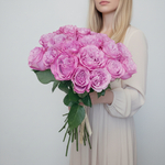 25 пионовидных импортных роз Квин Краун